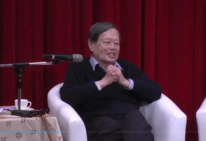 杨振宁用自己的一生诠释了什么是科学精神,什么是爱国情怀,什么是人生价值