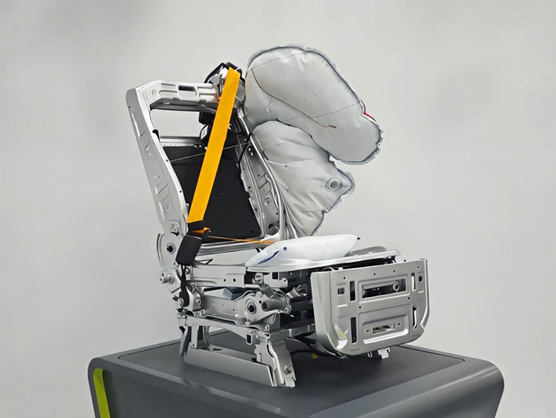 安道拓推出座椅黑科技“z-guard安御座” 安道拓推出座椅黑科技——“z-guard安御座”