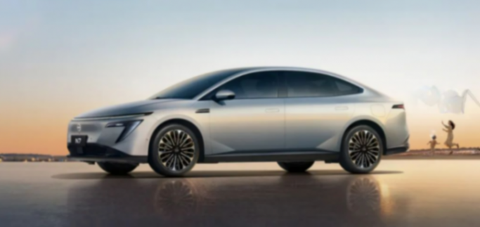 东风日产n7以“合资新势力”之名,携11.99万元的破局之价闯入战火纷飞的10-15万级纯电轿车市场 n7,给东风日产“上了一课”?