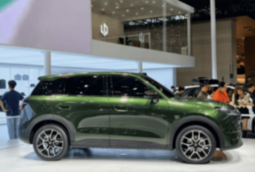 零跑a10首发,10万级就配激光雷达,就不传统了