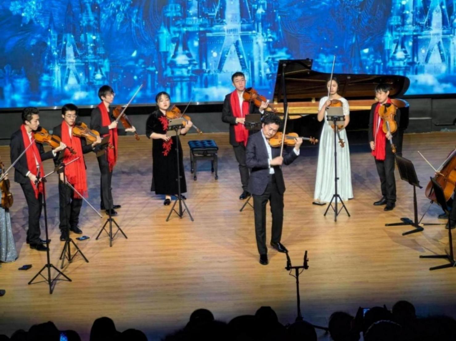 吕思清在“一方音乐厅”奏响新年音乐会