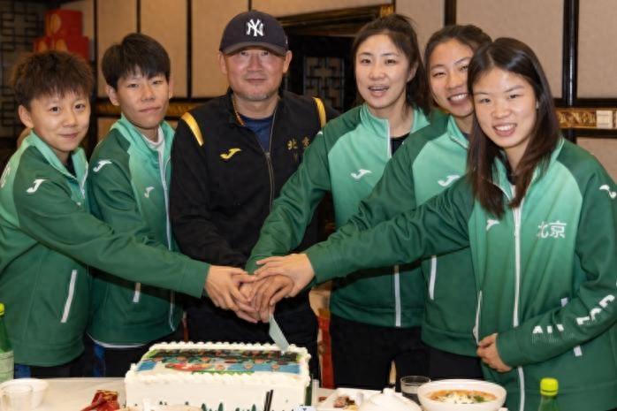 开年就踏上旅途备战新赛季 北京女足期待今年更比去年强