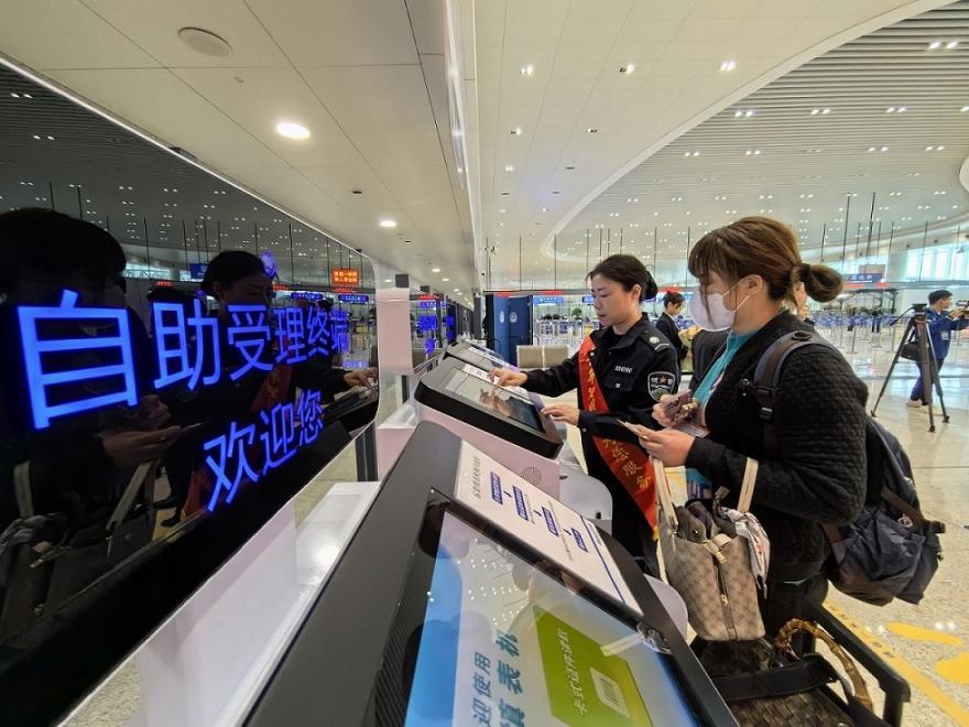 两岸融合发展新政实施,台胞张立齐:很高兴成为厦门居民