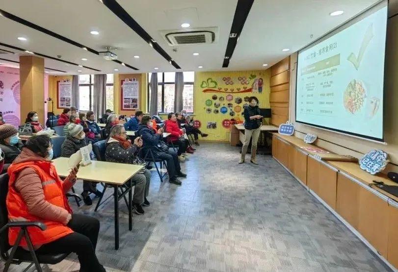 上海长宁这家社区长者食堂变身“记忆餐厅”,关爱认知障碍老人