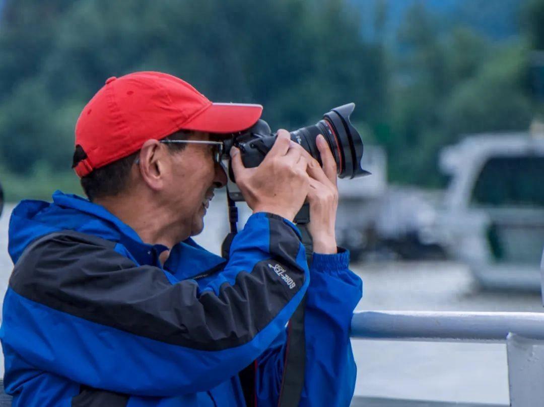 探寻“大桥”的底蕴 他们开启了“城市city walk”!