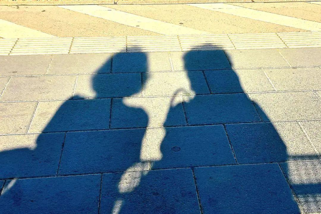 冬天晒太阳,胜过喝参汤!学会这些技巧,养生效果事半功倍