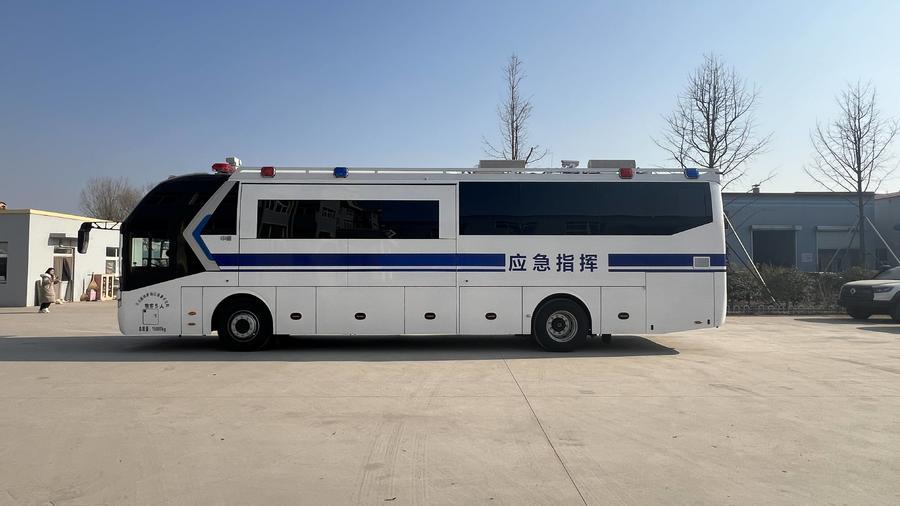 全省首辆!采用双侧拉厢舱体的客车型应急移动指挥车在新区上路