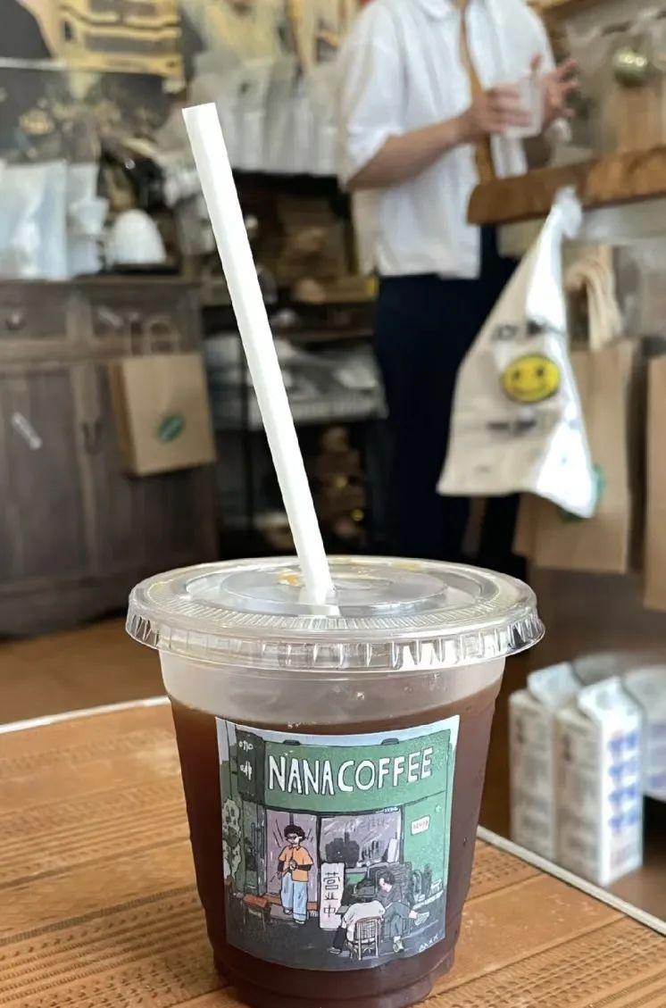 静安宝藏店铺新年city walk