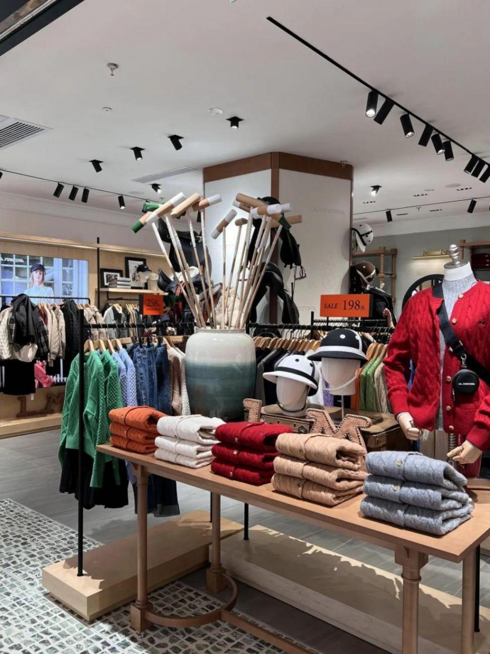 静安宝藏店铺新年city walk