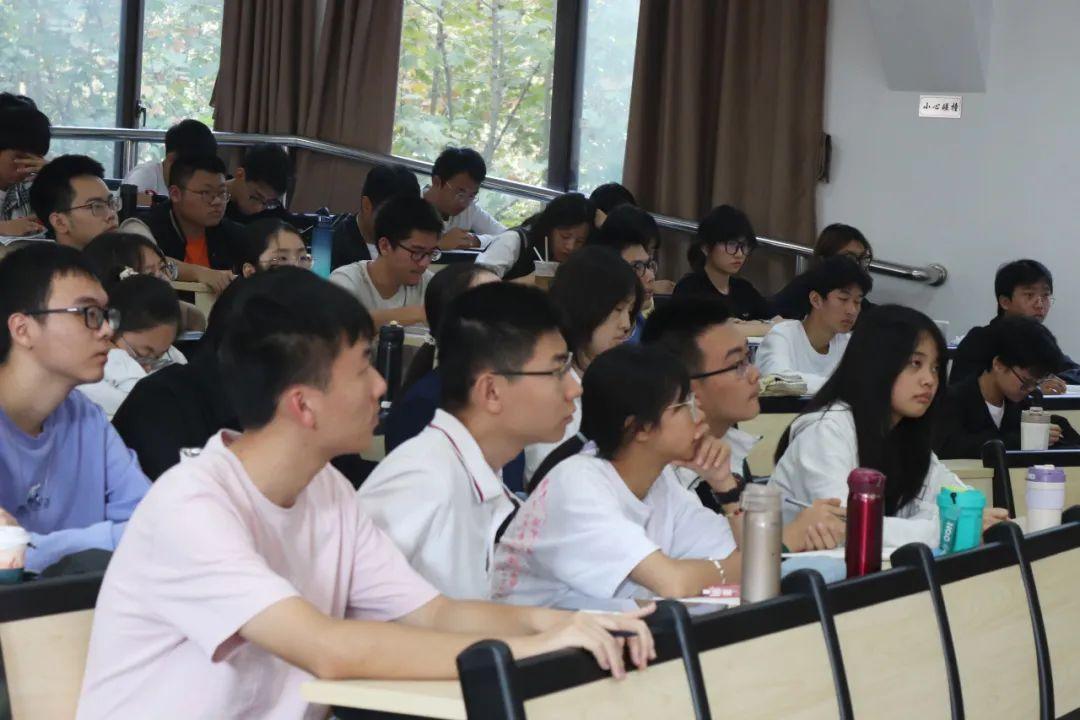 从这门“大课”,推开化学世界的大门