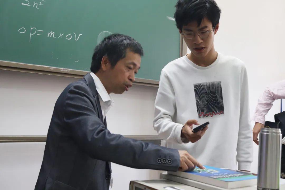 从这门“大课”,推开化学世界的大门