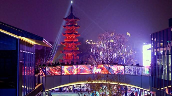 “左手”古韵“右手”科技,千年龙华走出了一条怎样的焕新路径?