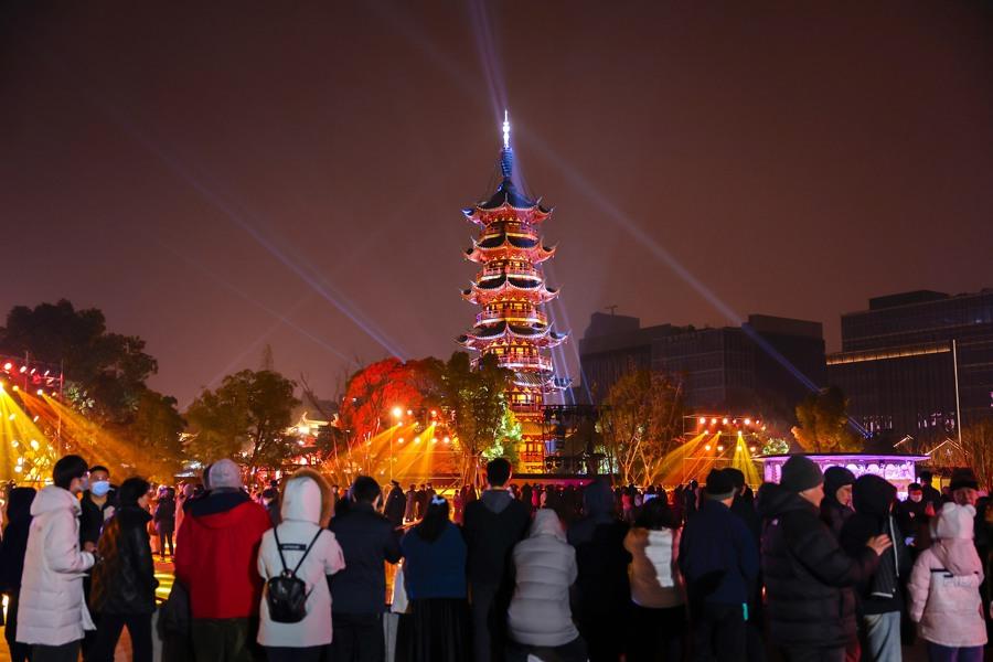 “左手”古韵“右手”科技,千年龙华走出了一条怎样的焕新路径?