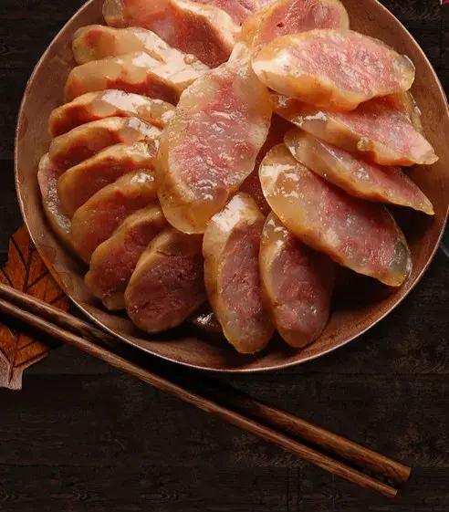 女子连吃一周腊肠后左眼失明