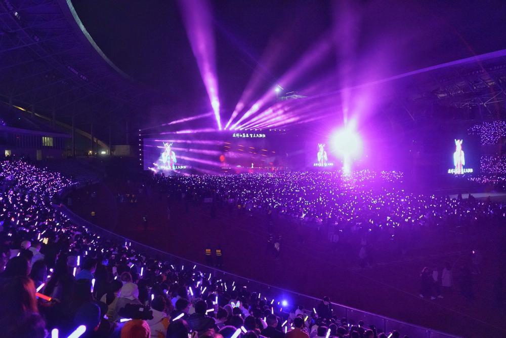 大寒之夜两万余人热情合唱!张韶涵“寓言”演唱会汕头站举办