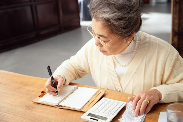 女子24年后取出10岁时的存款