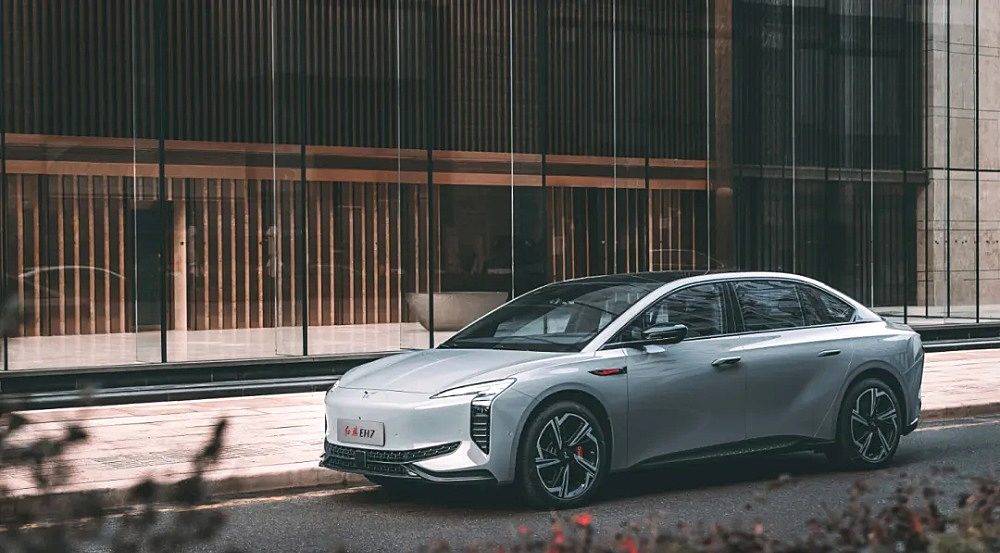 all in新能源后首款重磅车型 红旗eh7能否打开局面?