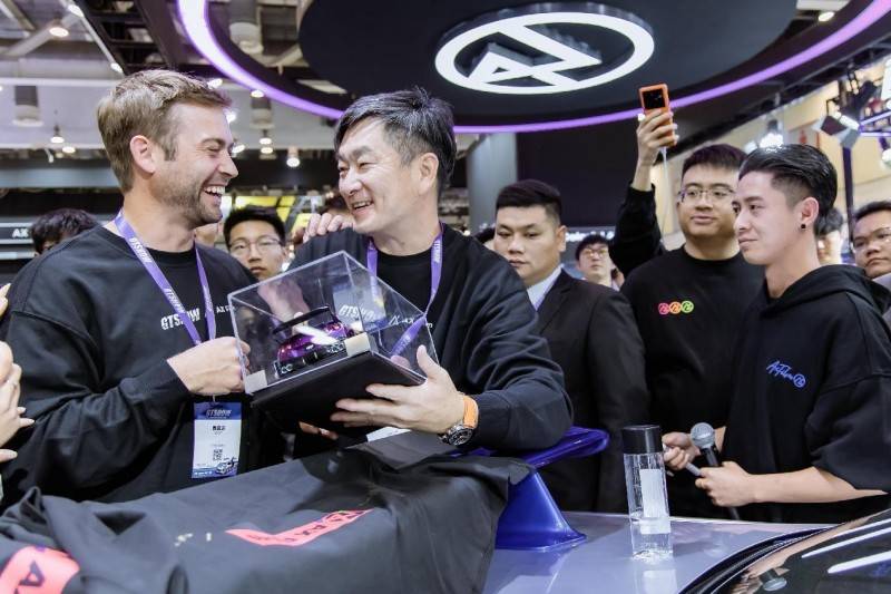 ax film携手gt show,科迪·沃克&李宏声空降,百万粉丝博主亮相