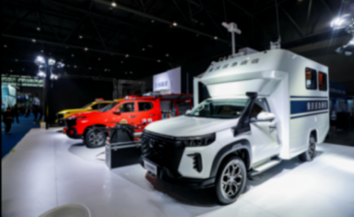 皮卡玩法再升级!长安猎手携多功能指挥车等车型亮相应急消防展