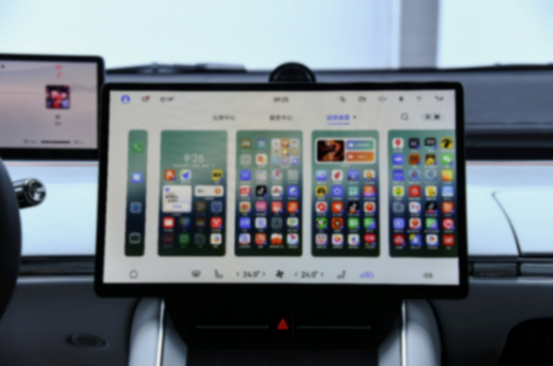 余承东称智界s7是家庭唯一用车,满配华为8大黑科技