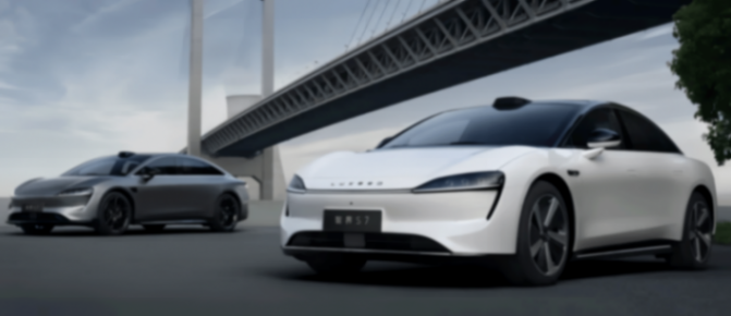 雷军和余承东掐架,小米su7唯一的竞品来了!