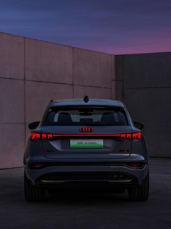 奥迪q6l e-tron官图公布,首款基于ppe纯电平台打造国产车型