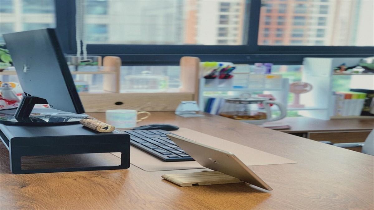 联想真ai pc来了:ai终端新纪元开启,生产力世界彻底被颠覆