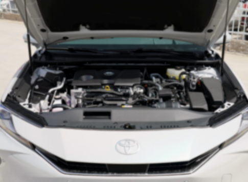 第九代凯美瑞,车长4915mm,一箱油能开1000多公里,价格还接地气